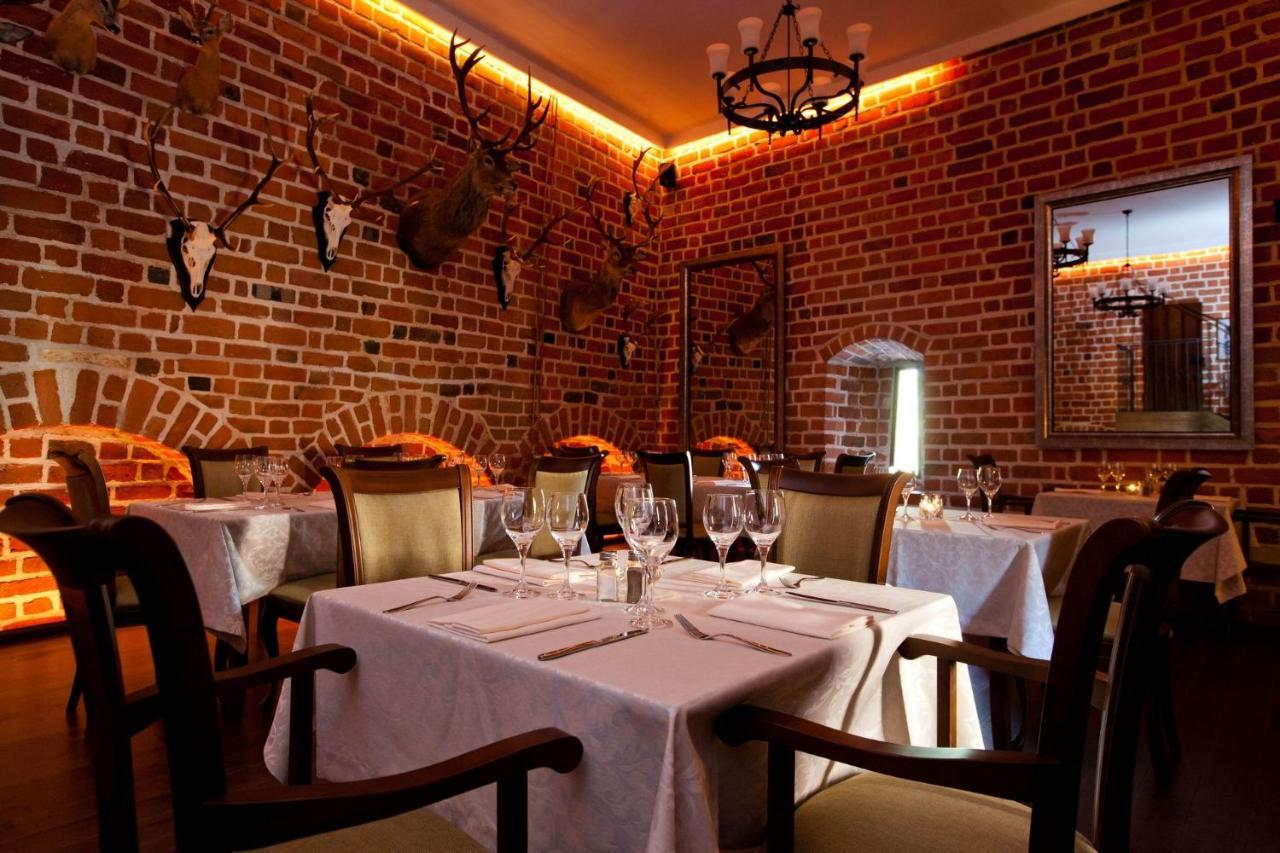 Aparthotel Zamek Uniejów Extérieur photo