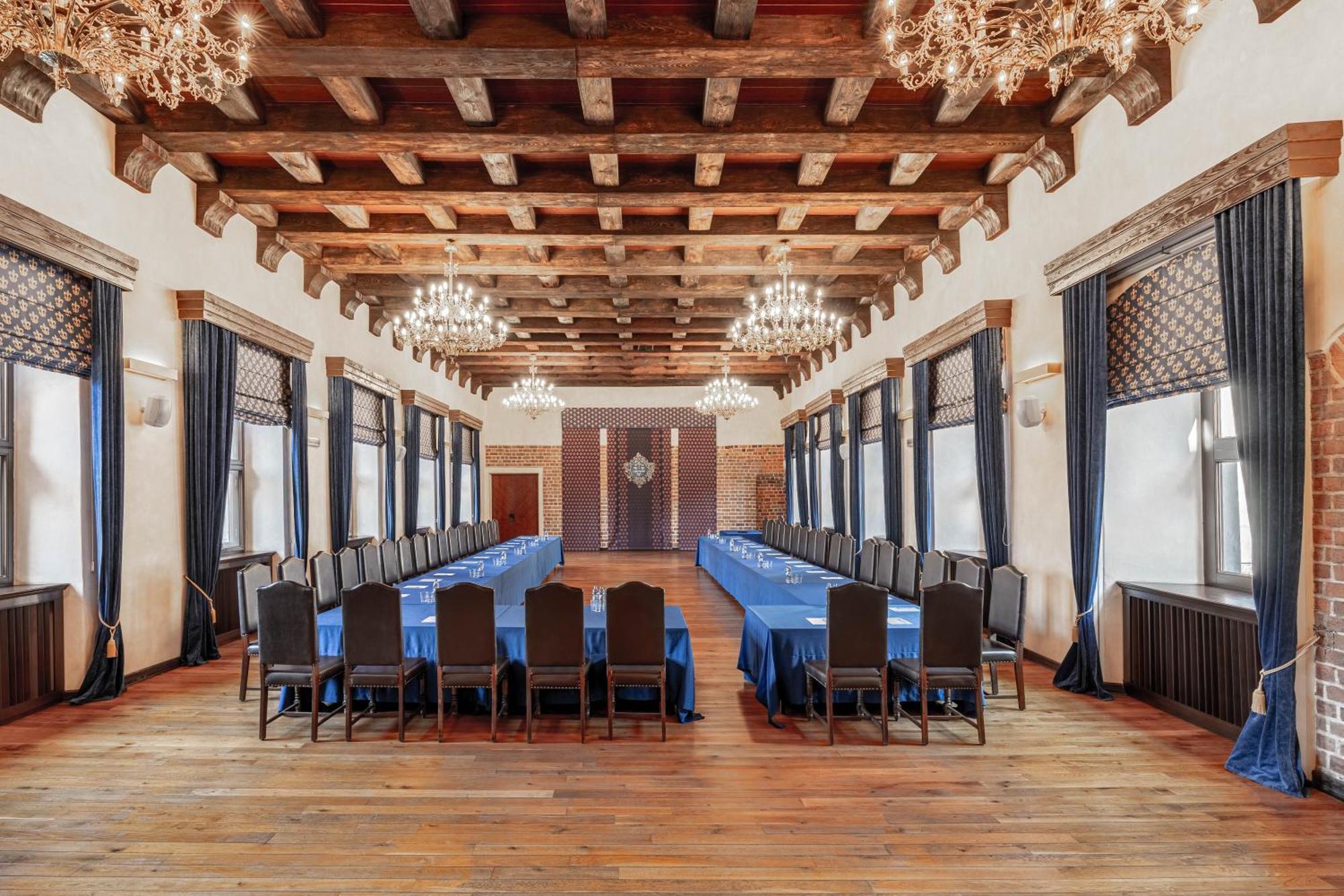 Aparthotel Zamek Uniejów Extérieur photo