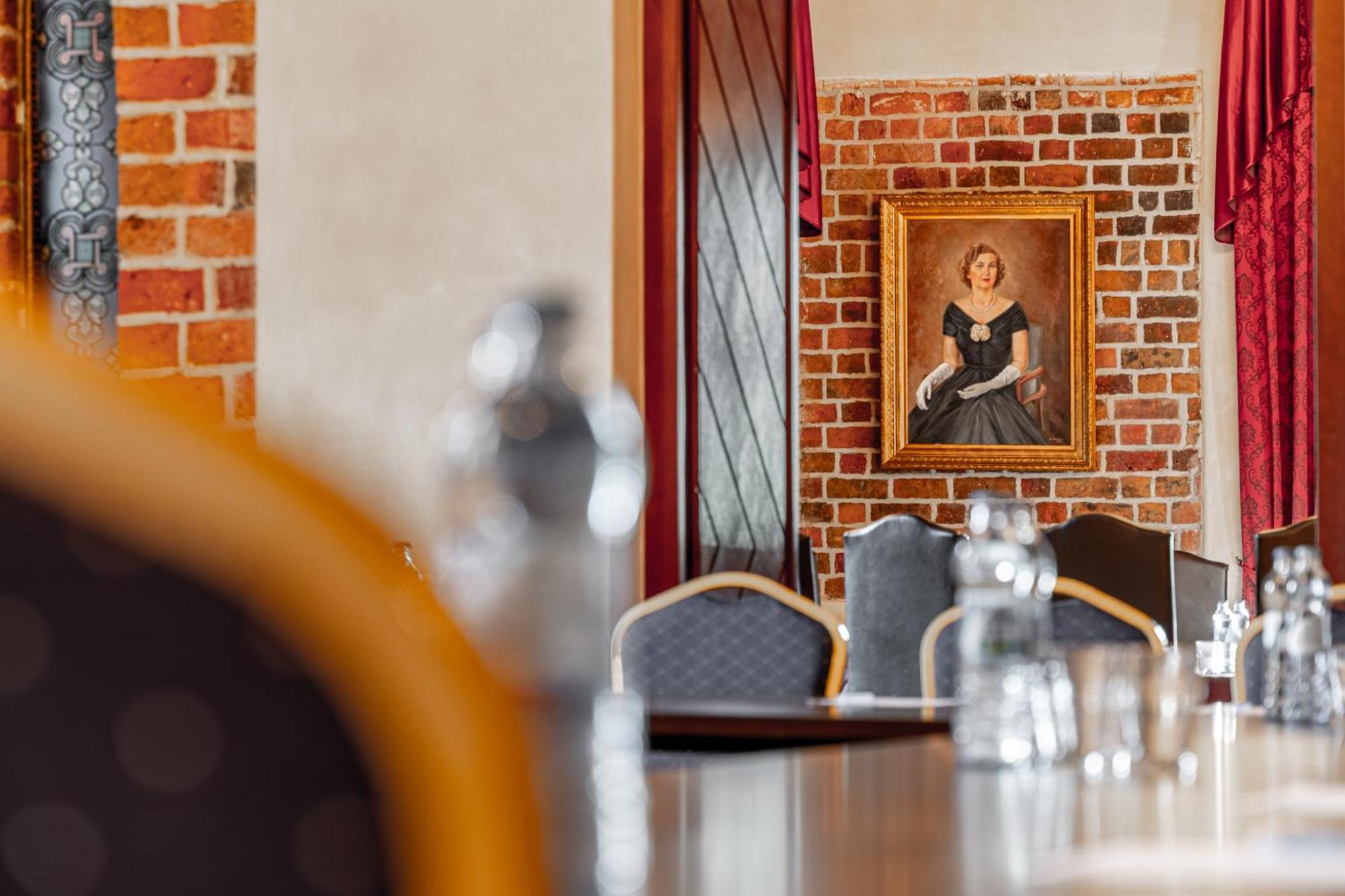 Aparthotel Zamek Uniejów Extérieur photo