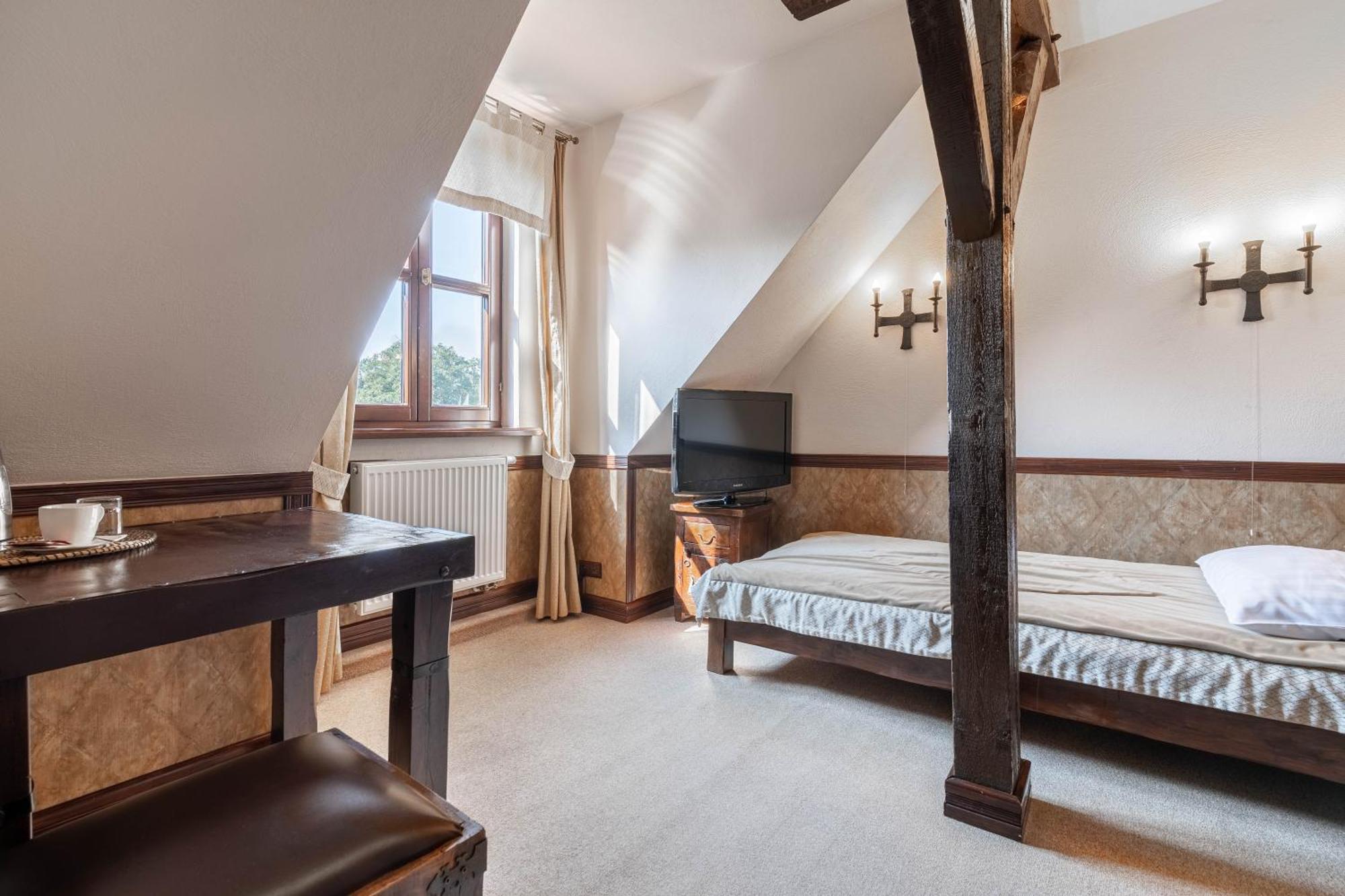 Aparthotel Zamek Uniejów Extérieur photo