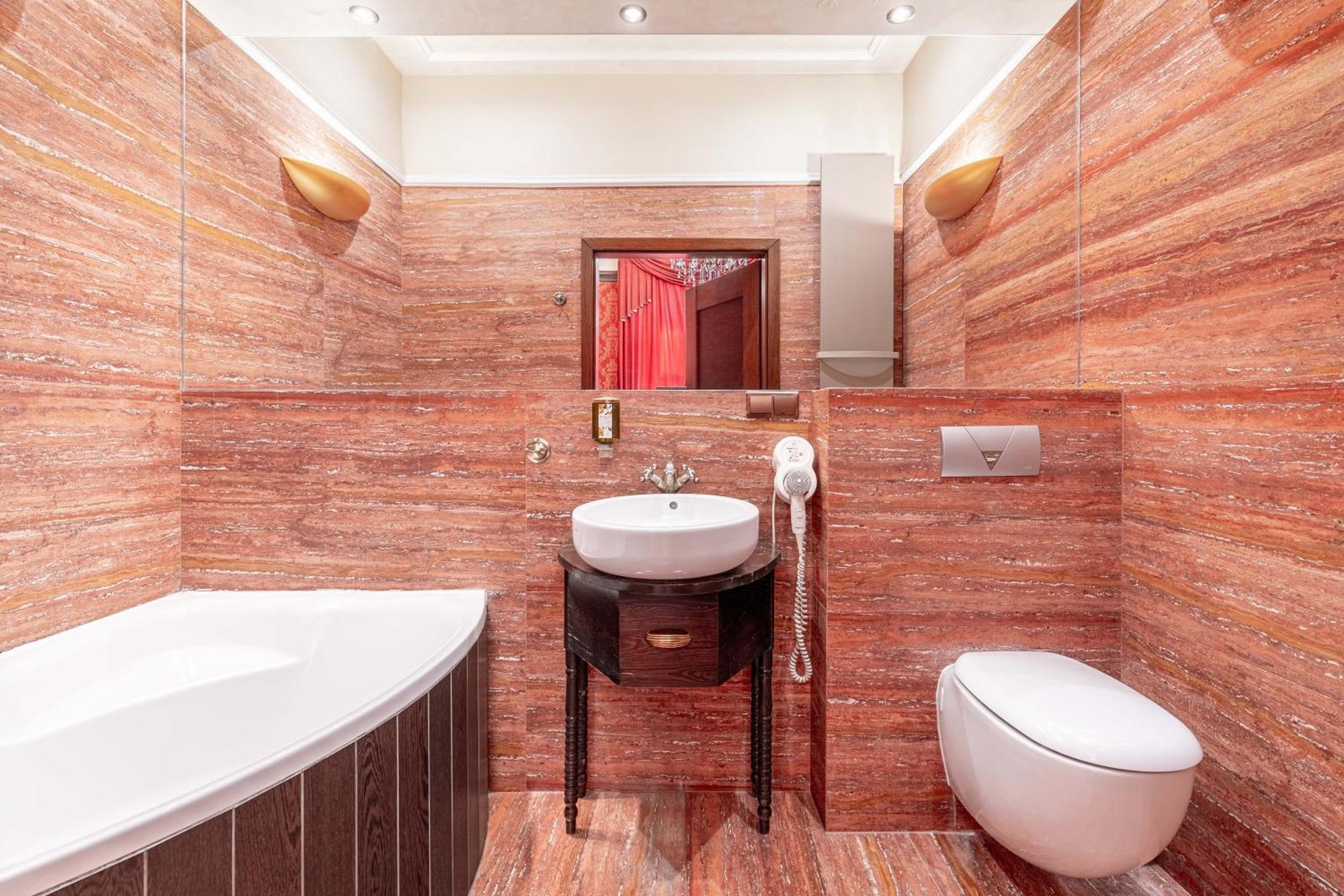 Aparthotel Zamek Uniejów Extérieur photo