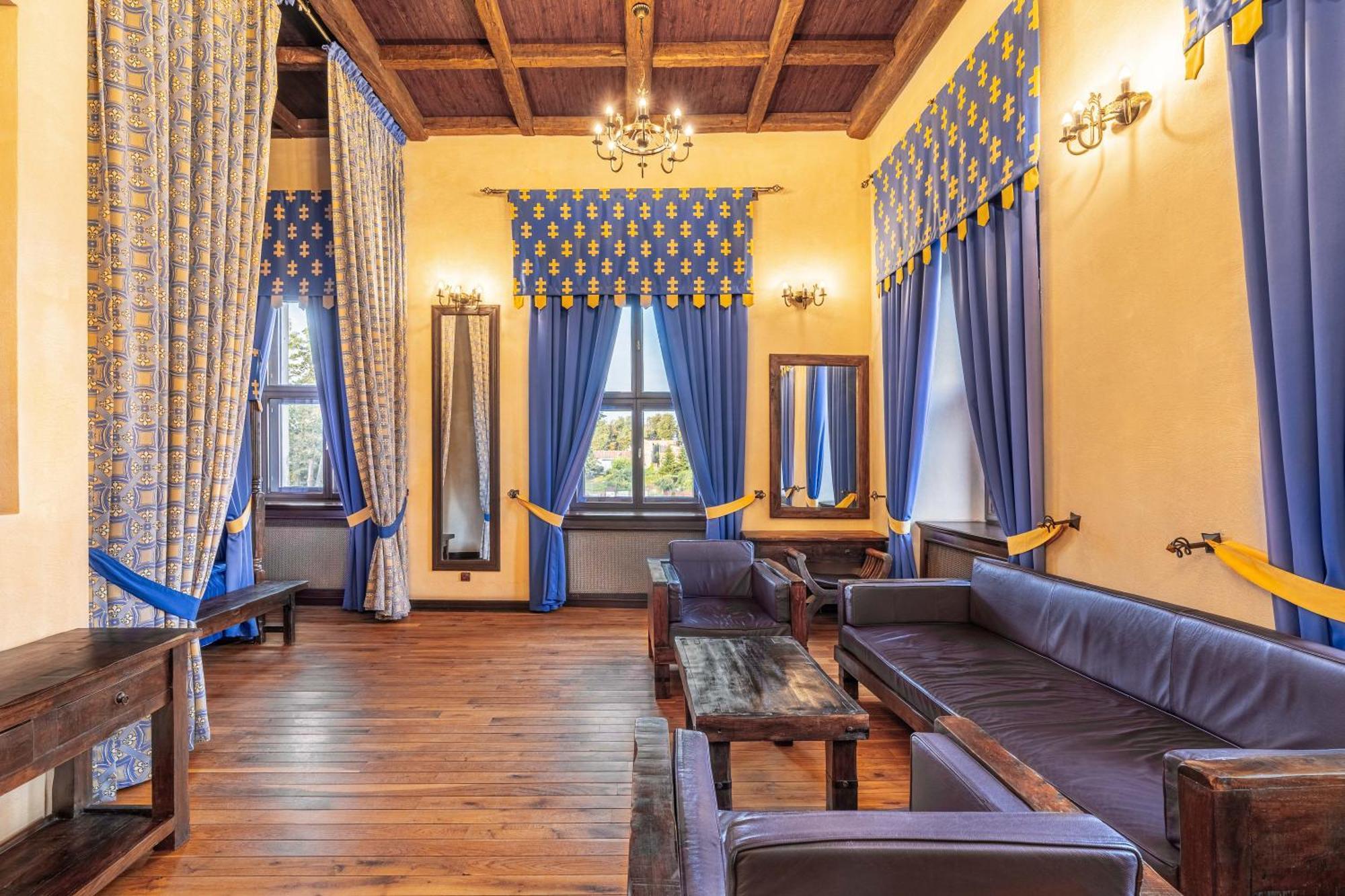 Aparthotel Zamek Uniejów Extérieur photo