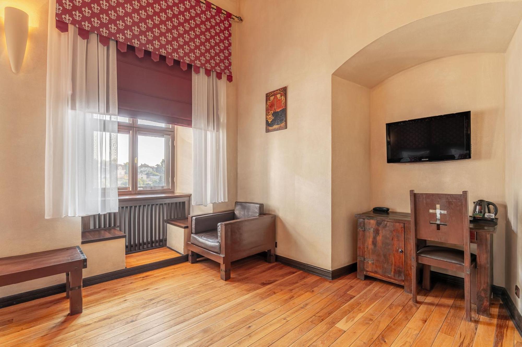Aparthotel Zamek Uniejów Extérieur photo