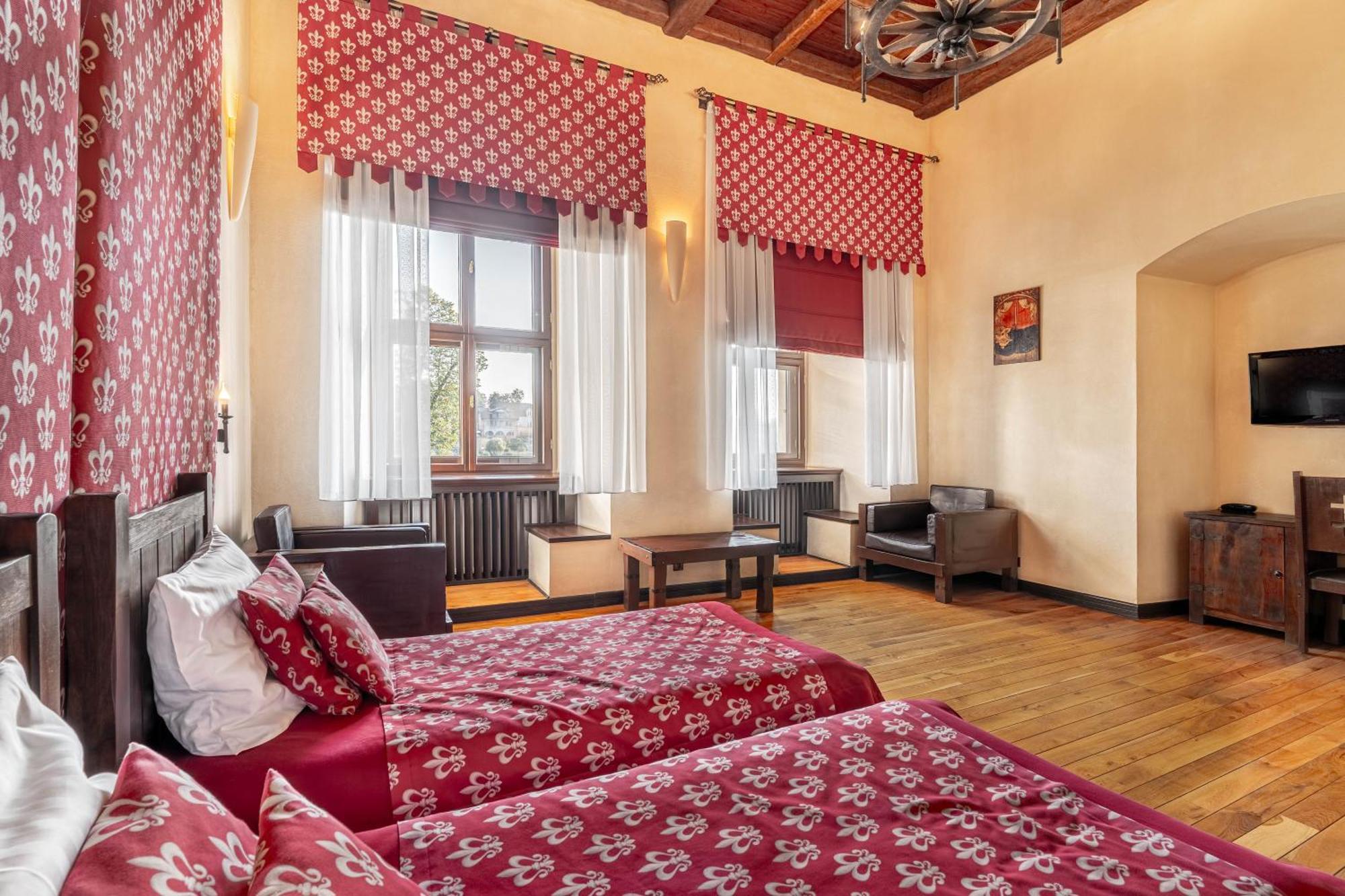 Aparthotel Zamek Uniejów Extérieur photo