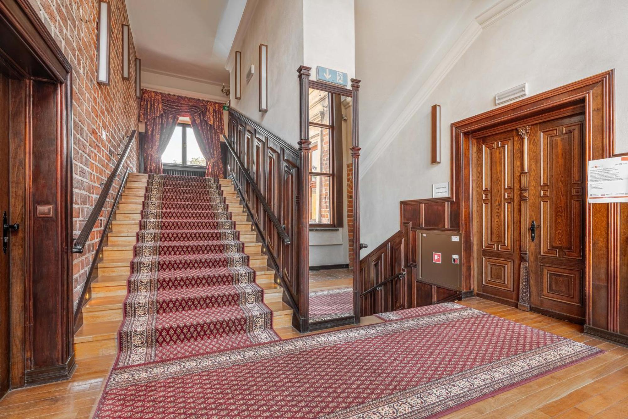 Aparthotel Zamek Uniejów Extérieur photo